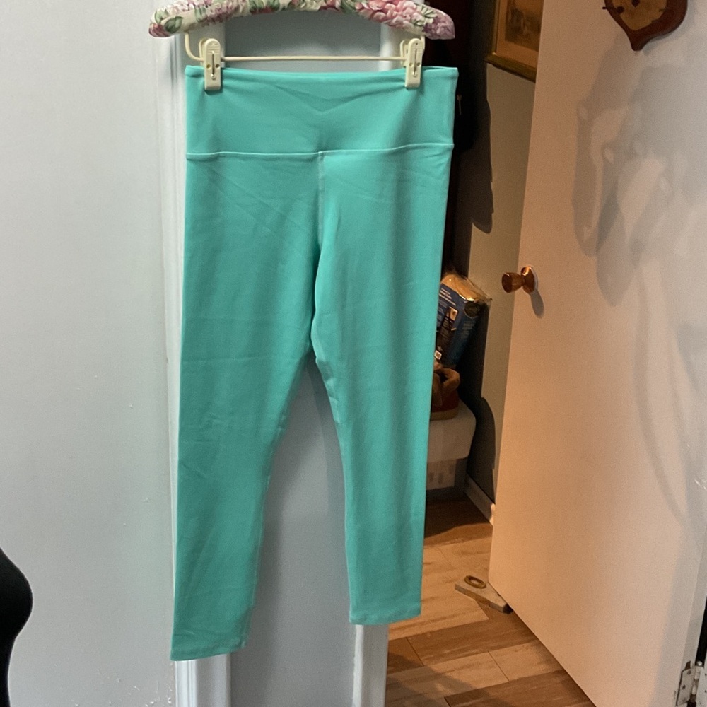 P440. ZYIA Women's Light Teal Leggings